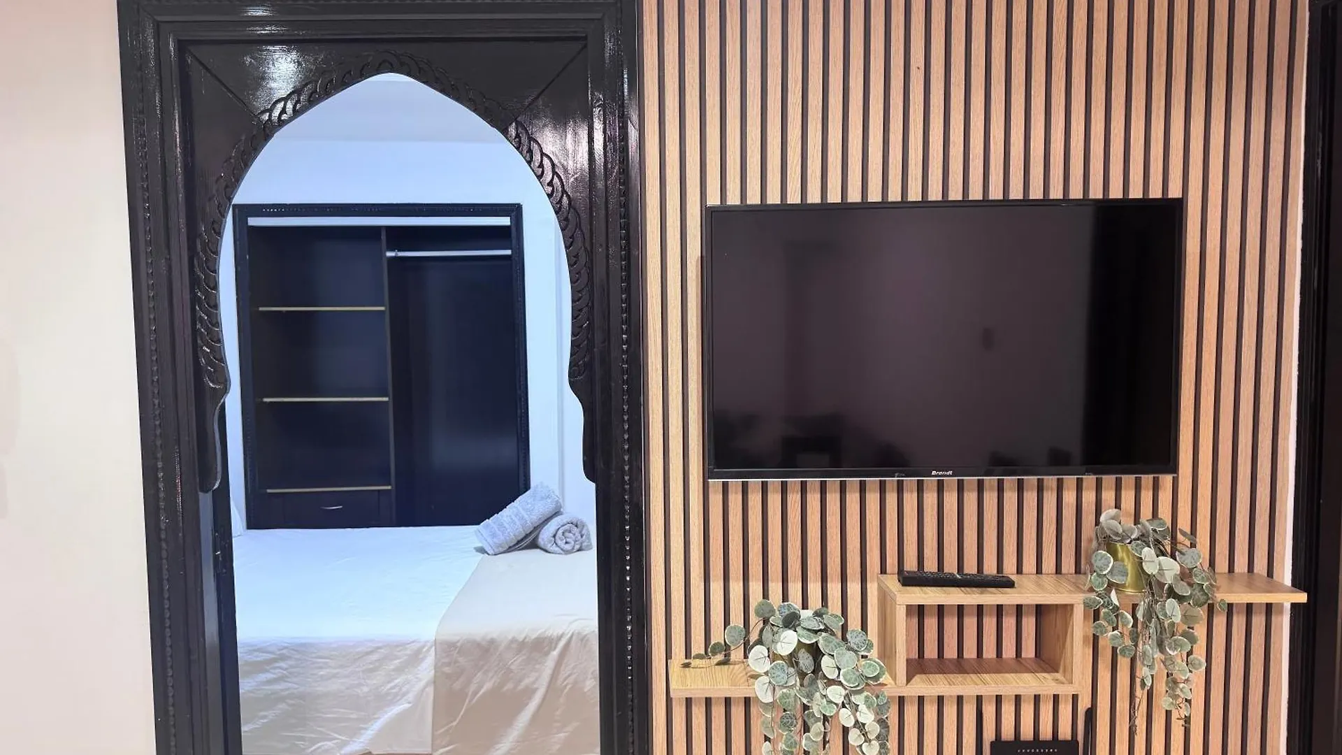 C-Appartement De Luxe Plein Centre De Gueliz Avec Piscine Parking Wifi Netflix Марракеш Марокко